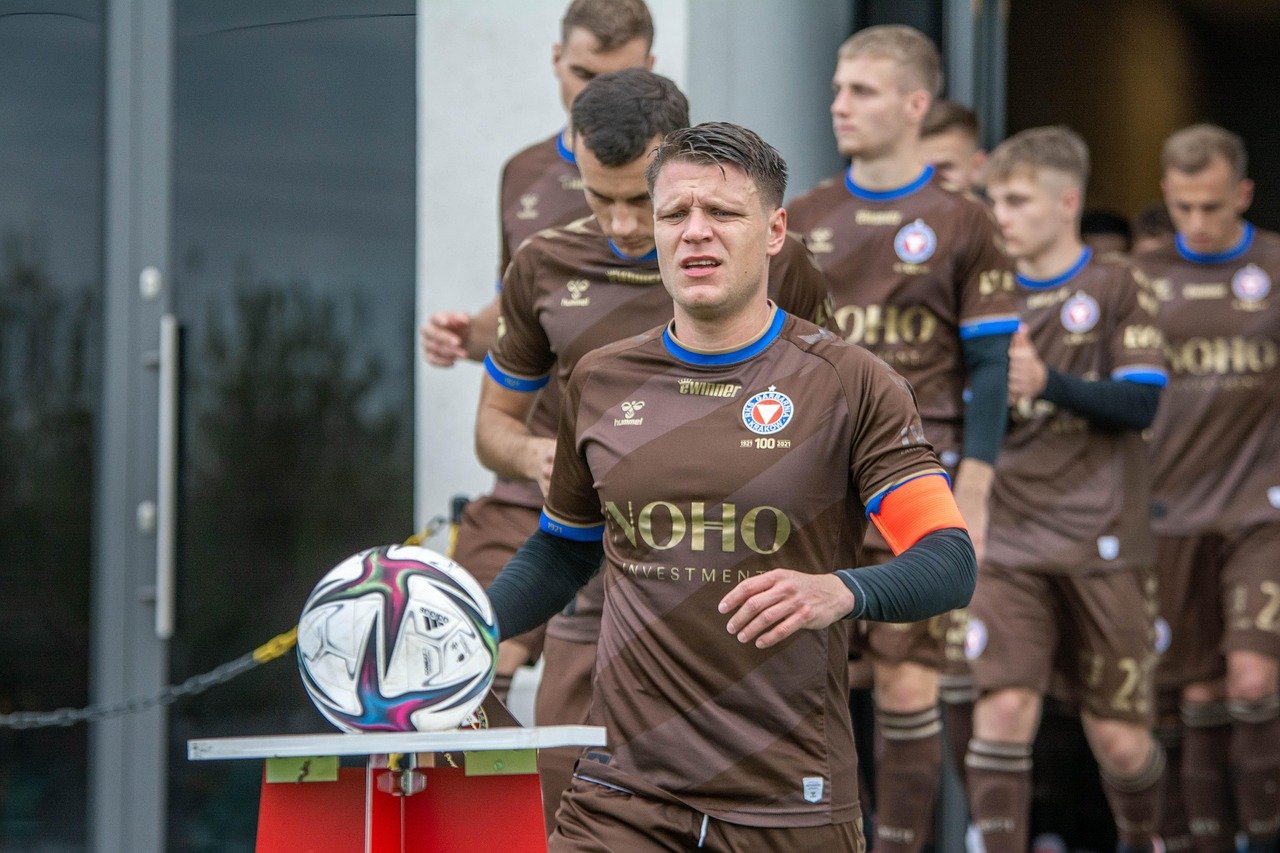 garbarnia krakow, football club, football team, football athletes, poland, poland football club, polish athletes, football players